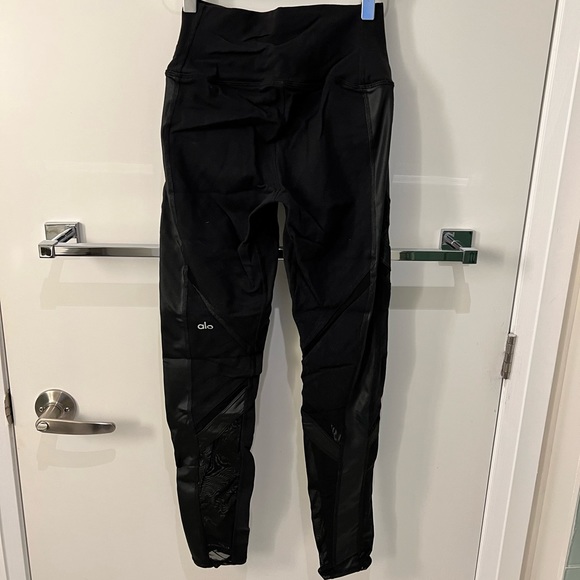 Alo yoga epic mesh activewear leggings (black, size S) - Picture 4 of 6